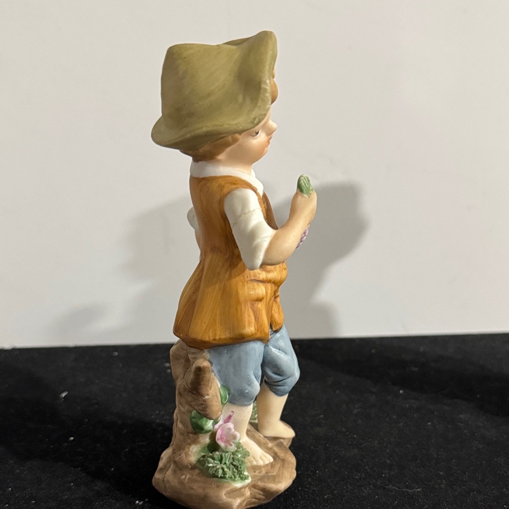 vintage hand-painted porcelain figurines of a boy and girl carrying baskets. - Picture 5 of 16